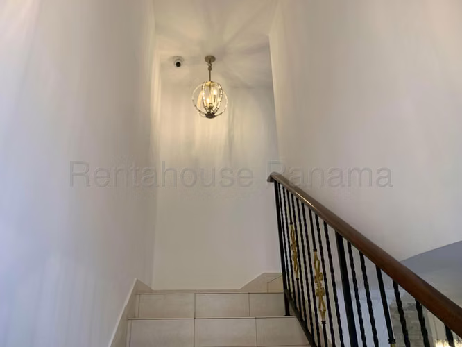 Casa en Venta en Condado del Rey Dorado Lake 27YCG590 - Imagen 11