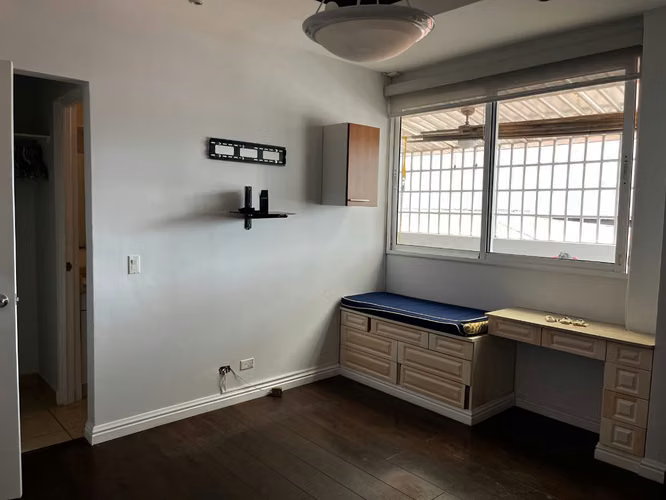 Apartamento en Via España I con balcón y remodelado - Imagen 13