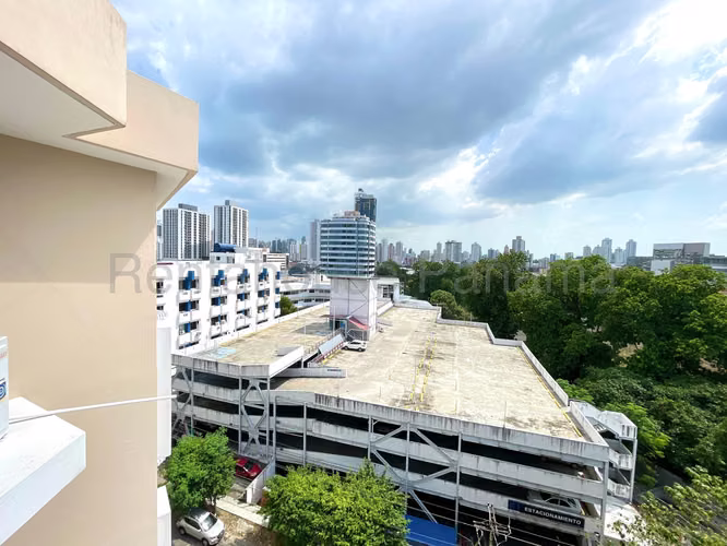 Apartamento en Venta en Hato Pintado. 27-1104.