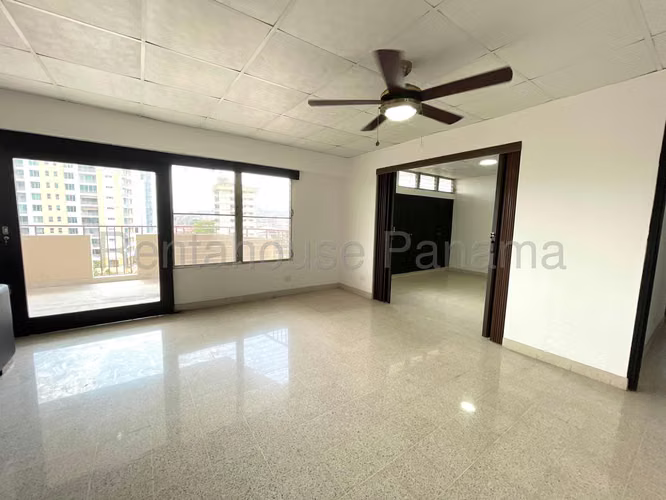 Apartamento en Venta en Hato Pintado. 27-1104.