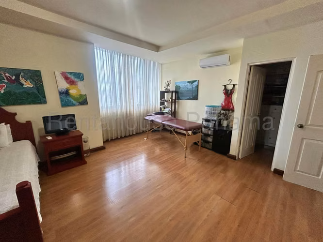 Apartamento en Venta en San Francisco. 27-1100.