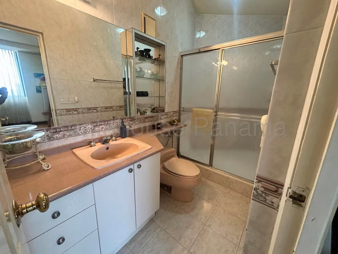 Apartamento en Venta en San Francisco. 27-1100.