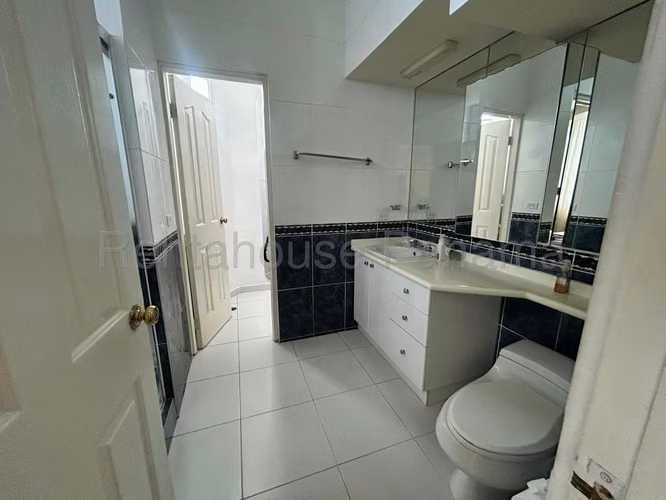 Apartamento en Venta en San Francisco. 27-1100.
