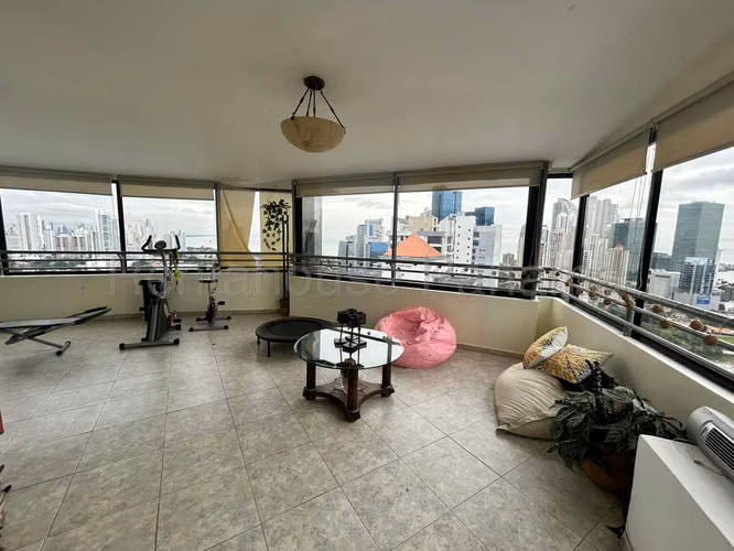Apartamento en Venta en San Francisco. 27-1100.