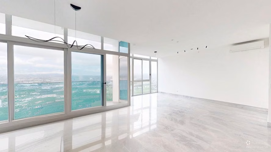 Exclusivo Apartamento de 253 m² con Línea Blanca Completa y Vista Panorámica al Campo de Golf - Imagen 2
