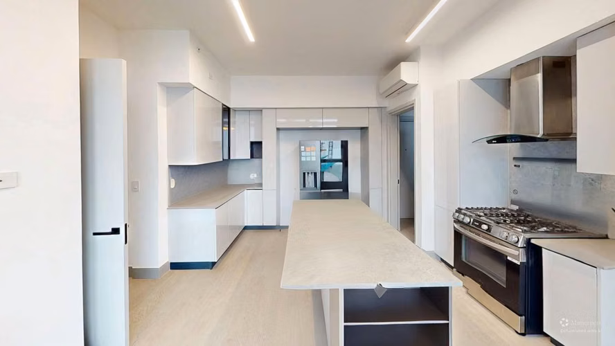 Exclusivo Apartamento de 253 m² con Línea Blanca Completa y Vista Panorámica al Campo de Golf - Imagen 8