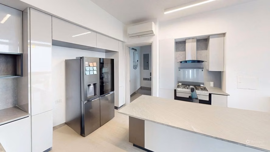 Exclusivo Apartamento de 253 m² con Línea Blanca Completa y Vista Panorámica al Campo de Golf - Imagen 9