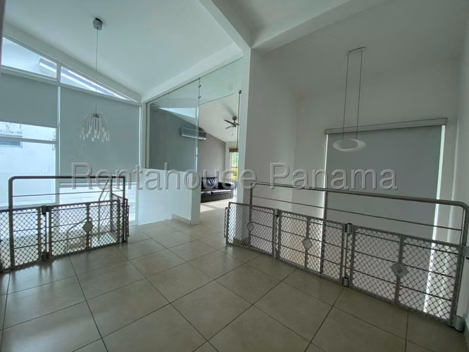 Casa en Venta en Altos de Panama. 27-1102. - Imagen 10