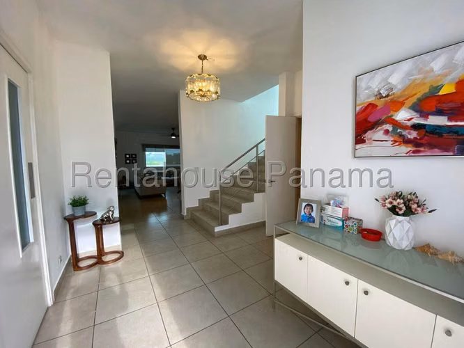 Casa en Venta en Altos de Panama. 27-1102. - Imagen 2