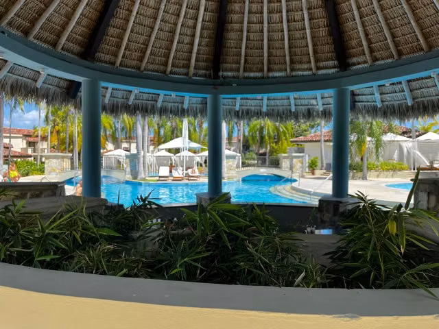 Vive el encanto de Buenaventura: elegancia frente al lago en una sola planta - Imagen 11