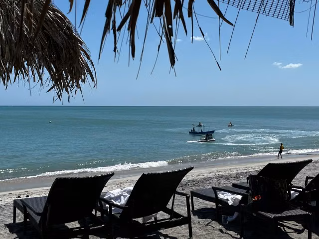Vive el encanto de Buenaventura: elegancia frente al lago en una sola planta - Imagen 18