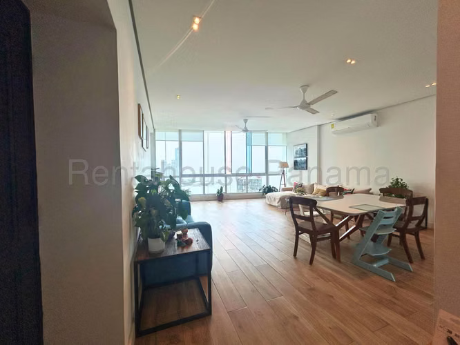 ¡Exclusivo Penthouse en Venta con Vista al Mar en PH Marina Park!  GC - Imagen 4