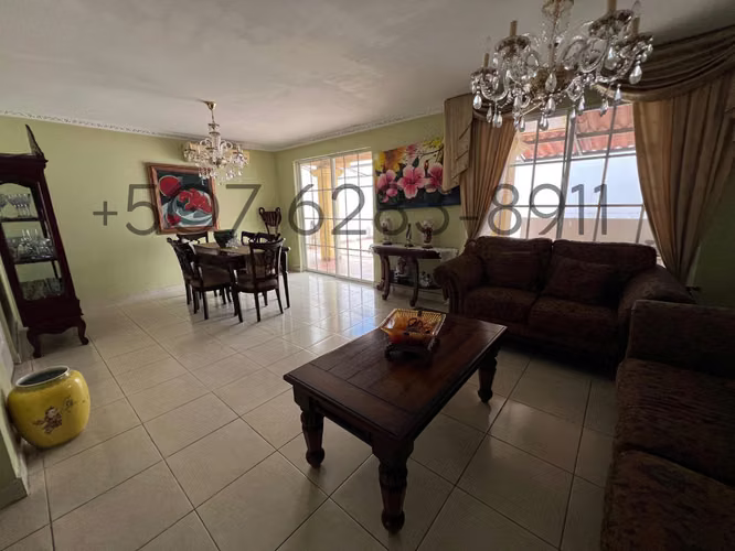 HOUSE FOR SALE IN THE KING'S COUNTY!