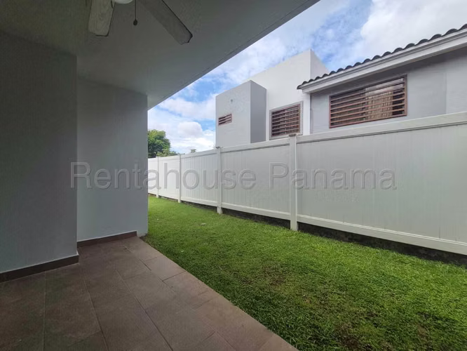 Casa en Venta en Brisas del Golf AFC 27-789