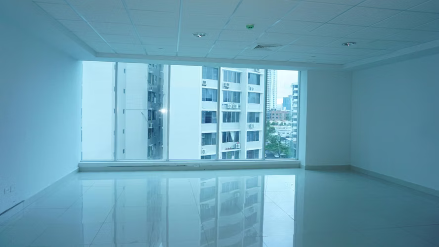 Office Rental in Via Brasil Street Mall EC
