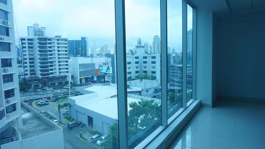 Alquiler de Oficina en Via Brasil Street Mall EC - Imagen 19