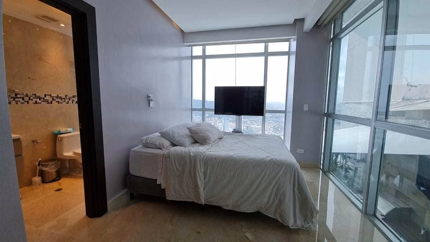 Venta de Apartamento en Avenida Balboa Ph Yacht Club JV