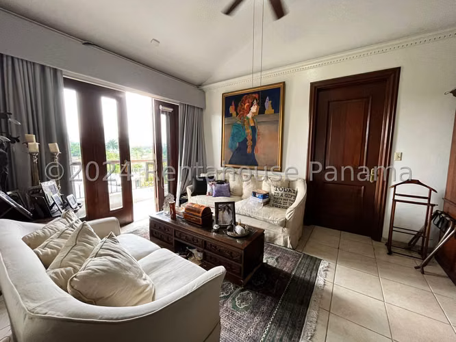 RR HOUSE FOR SALE IN COCO DEL MAR LOMA ALEGRE