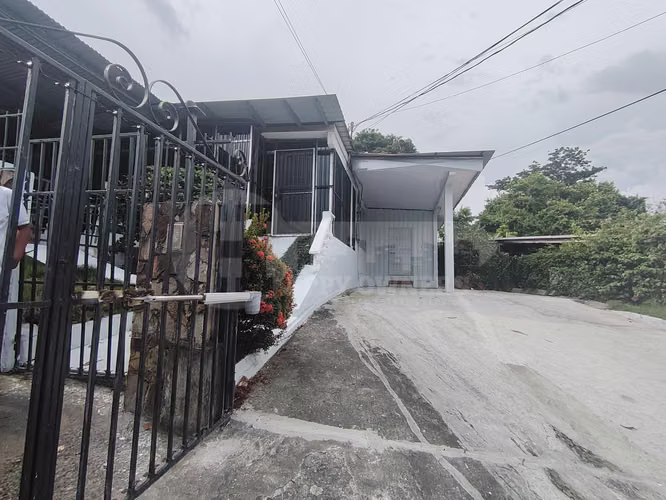 Venta de casa comercial en Altos de Betania. EAR - Imagen 3