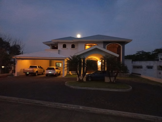 Se vende OPORTUNIDAD en Las Cumbres - Imagen 13