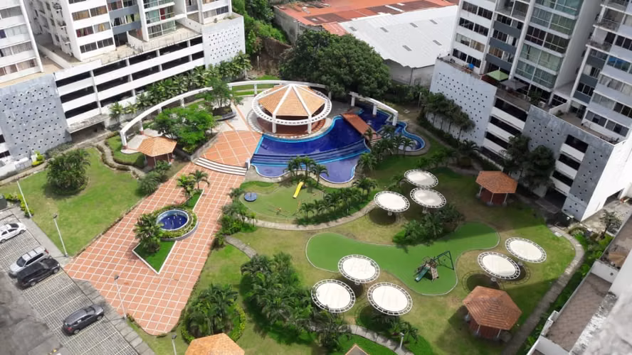 Alquilo apartamento Ph Central Park-Frente a la estacion del Metro  12 de octubre