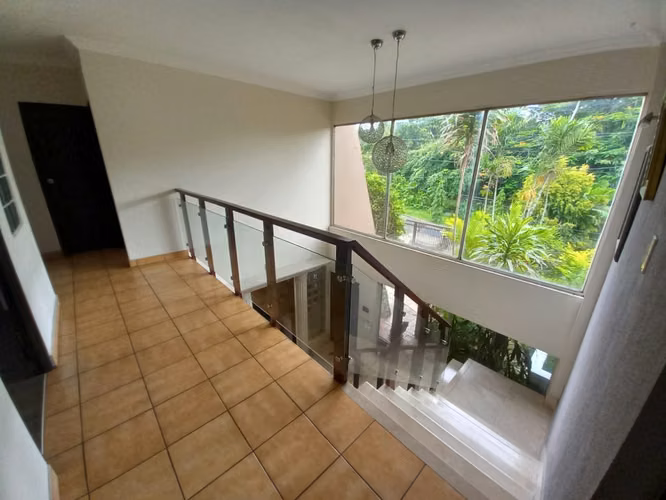 Las Cumbres. 504mts 3r 2.5b patio den $285,000.00neg - Imagen 19