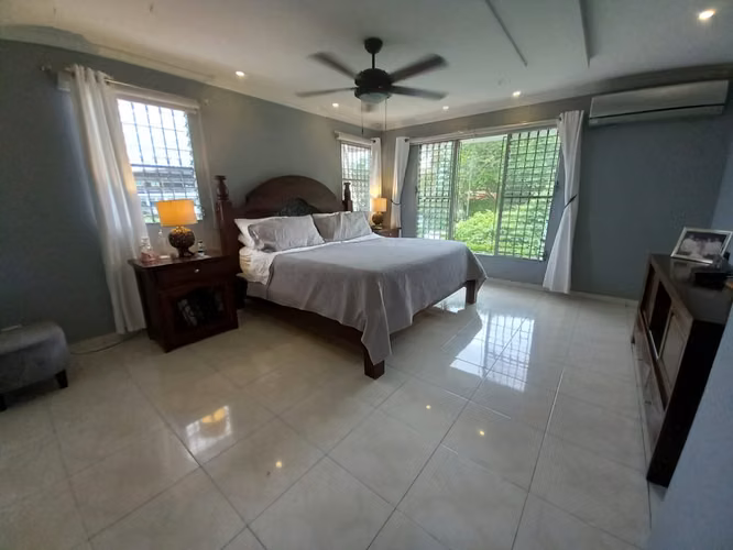 Las Cumbres. 504mts 3r 2.5b patio den $285,000.00neg - Imagen 8