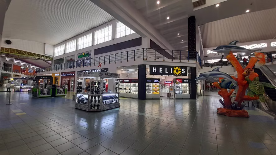 Albrook Mall. Pasillo del Delfin. Local 1198.94mts $5,000,000.00 - Imagen 4
