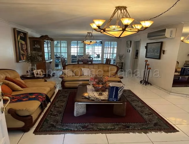 House for Sale in Parque Lefevre, (Direct Client Only)