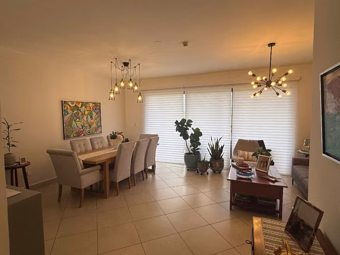 Embassy Club. 276mts 3r 3.5b den $677,000.00neg - Imagen 2