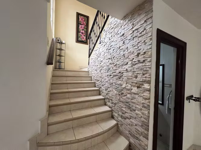 27-1199RGG Llanos de Curundu, Albrook Casa VENTA dos niveles Patio. Lote 487m2. Oportunidad! - Imagen 2