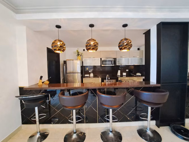 ALQUILER APARTAMENTO AVENIDA BALBOA AMOBLADO VISTA AL MAR 2 REC TC - Imagen 4