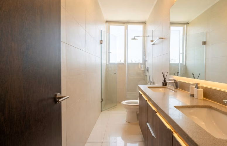 Apartamento en Costa del Este I Amoblado I 3 Rec I con balcón y vista al mar