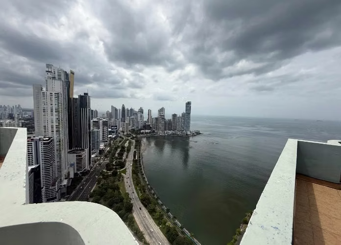 Exclusivo Penthouse en Alquiler – PH Miramar Panamá 