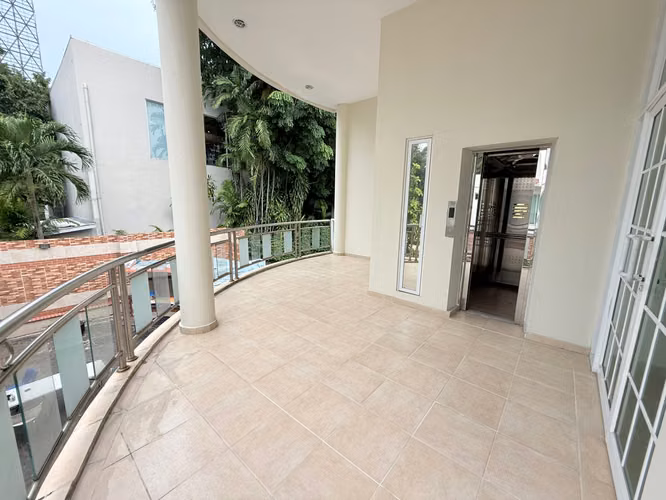 Alquiler – Casa Comercial o Residencial, 1,200 m² - Imagen 14