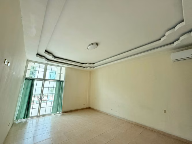 Alquiler – Casa Comercial o Residencial, 1,200 m² - Imagen 7