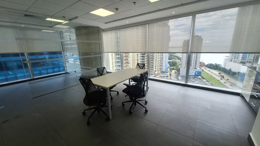 Se Vende Oficina Amueblada en Oceania Business Plaza – VEN AHORA