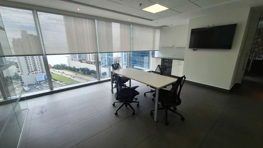Se Vende Oficina Amueblada en Oceania Business Plaza – VEN AHORA