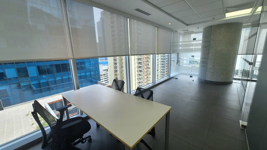 Se Vende Oficina Amueblada en Oceania Business Plaza – VEN AHORA