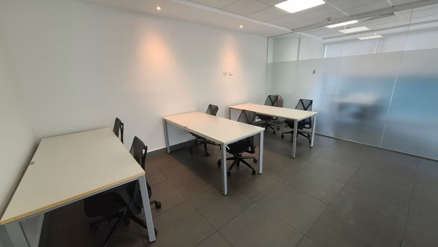 Se Vende Oficina Amueblada en Oceania Business Plaza – VEN AHORA