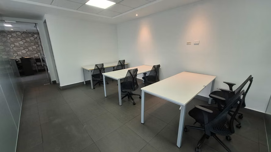 Se Vende Oficina Amueblada en Oceania Business Plaza – VEN AHORA