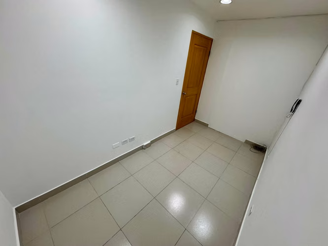Oficina Económica en Av. Balboa · Plaza Paitilla · 32C - Imagen 2