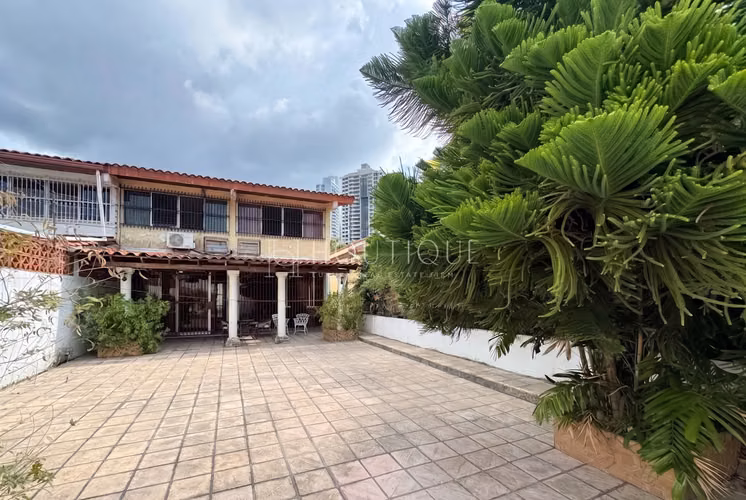 Venta de Casa Unifamiliar en El Carmen – Bella vista