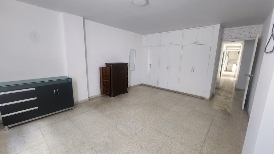 Espacioso apartamento en Cangrejo - Imagen 6