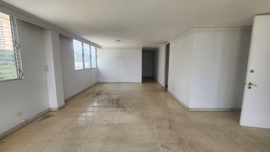 Spacious apartment in Crajo