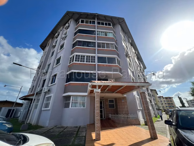 Se Vende Apartamento en Chanis DPA26-4967