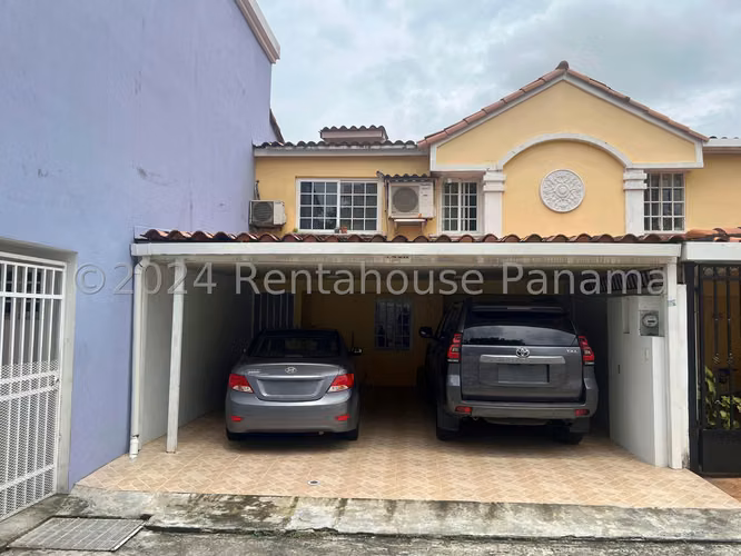 Se Vende Casa en Altos de Panama DPA27-1170