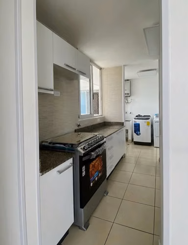 PH Ecco Tower; alquilo 2 recámaras, 2 baños +cbe + muy cerca hospital san fernando, la loma