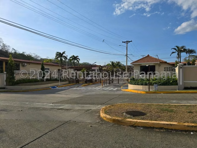 Vendo Casa de 162 m² en PH Monticello 2, Brisas Del Golf 27-931GG - Imagen 2