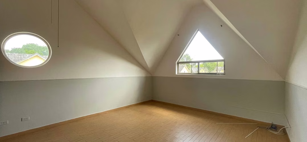 VENTA CASA EN EMBASSY GARDENS CON PISCINA EN CLAYTON 4 REC 550M2 - Imagen 7